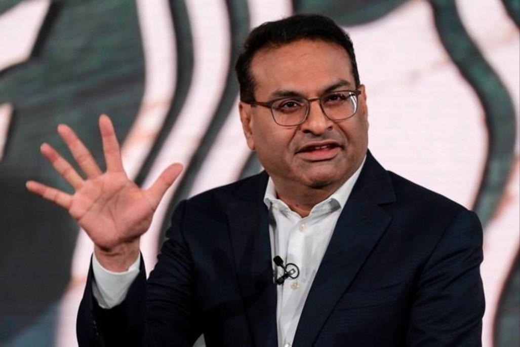 Ông Laxman Narasimhan thay thế ông Schultz trở thành giám đốc điều hành Starbucks năm nay