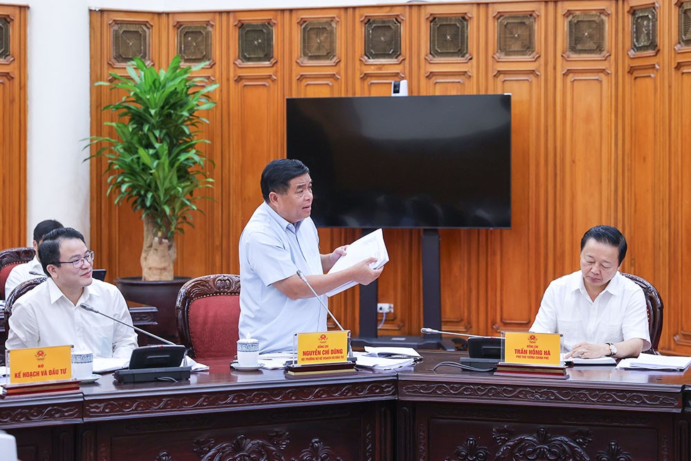 Bộ trưởng Bộ Kế hoạch và Đầu tư Nguyễn Chí Dũng phát biểu tại cuộc họp. Ảnh: Nhật Bắc Bộ trưởng Bộ Kế hoạch và Đầu tư Nguyễn Chí Dũng phát biểu tại cuộc họp. Ảnh: Nhật Bắc