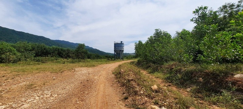 Một số máy móc, thiết bị lâu ngày không sử dụng đã rỉ sét. Ảnh: Linh Đan