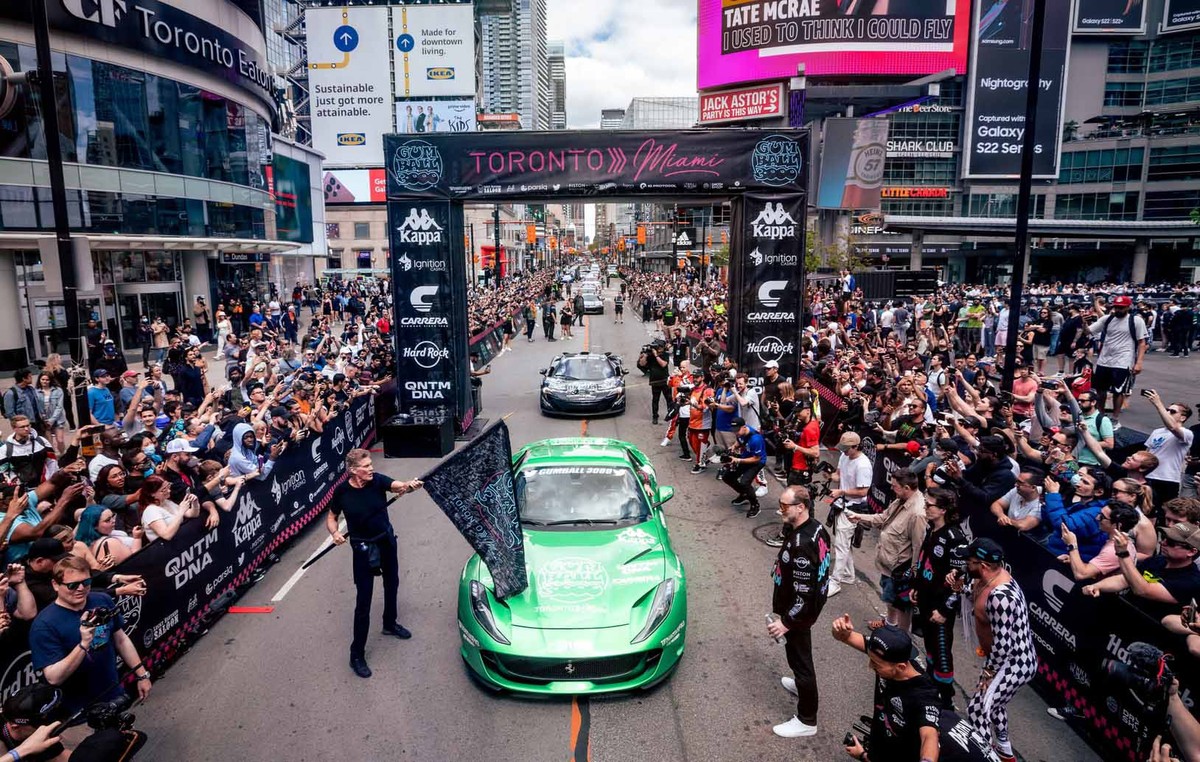 Ngày 15/9, đội xe nào đóng góp nhiều sẽ xuất phát đầu tiên trên đường Lê Lợi. Sau đó đoàn siêu xe sẽ tiến hành khám phá địa đạo Củ Chi và tiếp tục cuộc hành trình. Ảnh: Ban tổ chức