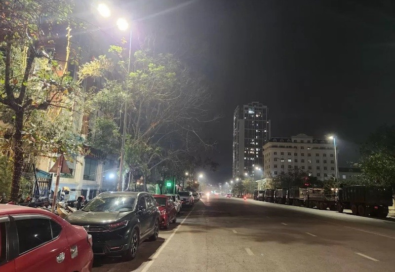 Hạ Long đã lung linh ánh đèn trở lại