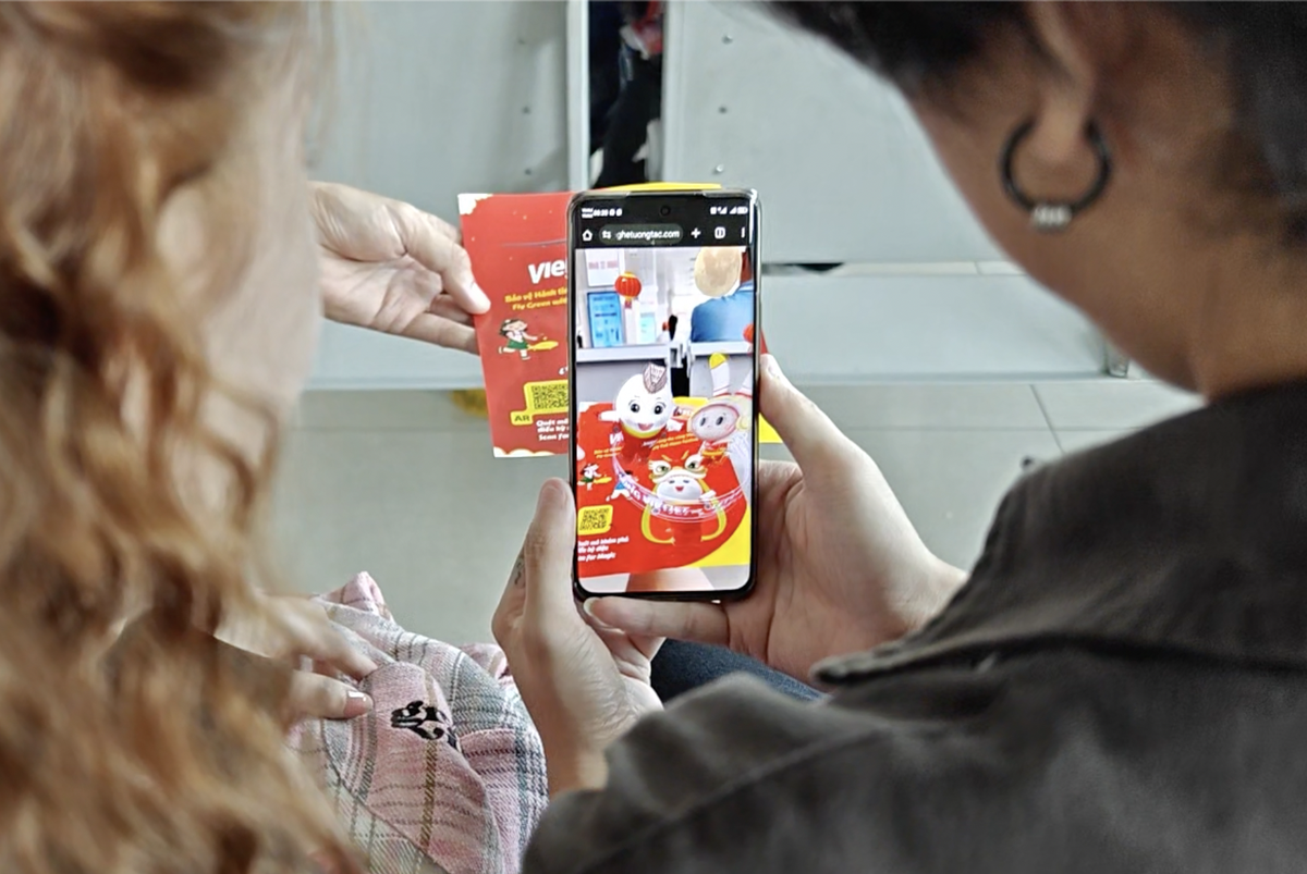 Với công nghệ thực tế ảo, Thỏ Ngọc lần đầu tiên xuất hiện trên tàu bay Vietjet ở độ cao 10.000 mét, mang đến trải nghiệm chưa từng có cho hành khách.