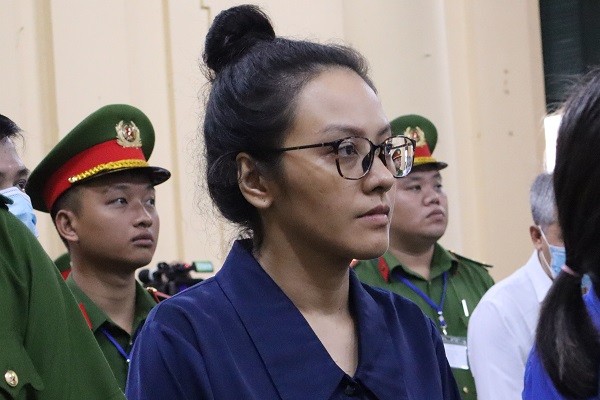 Bị cáo Trương Huệ Vân (cháu gái bà Lan) tại toà.