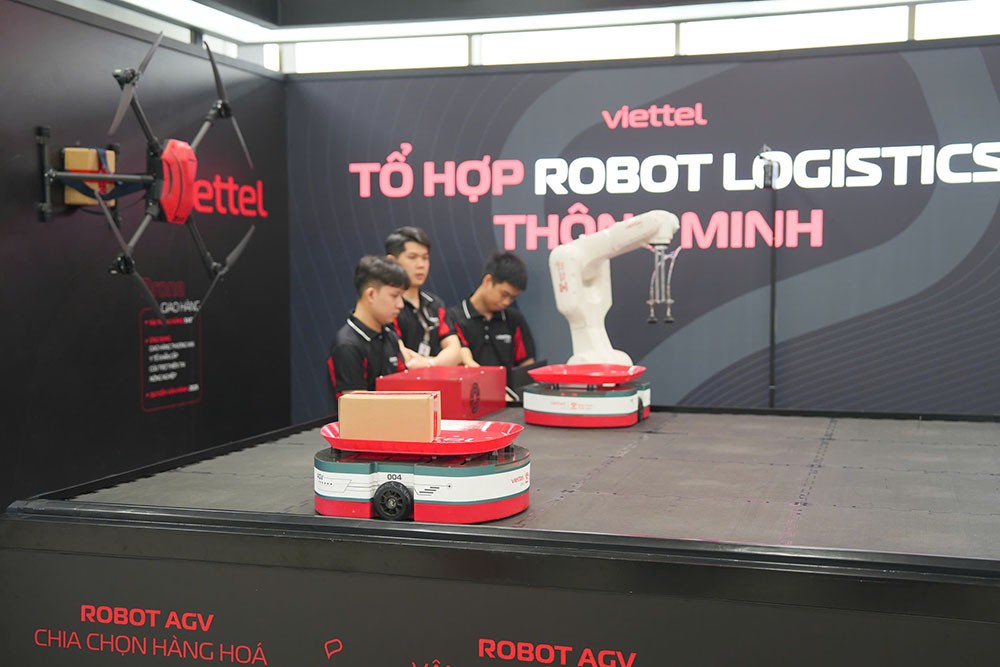 Khu trải nghiệm hiện đại trưng bày những tiến bộ mới nhất trong lĩnh vực trí tuệ nhân tạo, chất bán dẫn và chuyển đổi xanh.