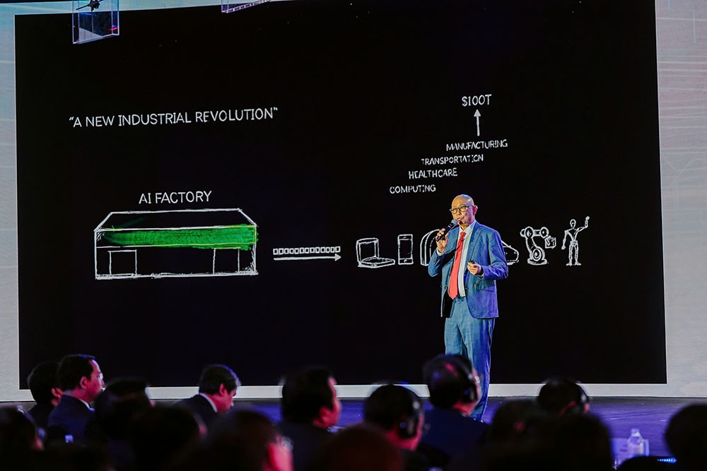 Ông Raymond Teh, Phó Chủ tịch cấp cao toàn cầu NVIDIA chia sẻ tại sự kiện.