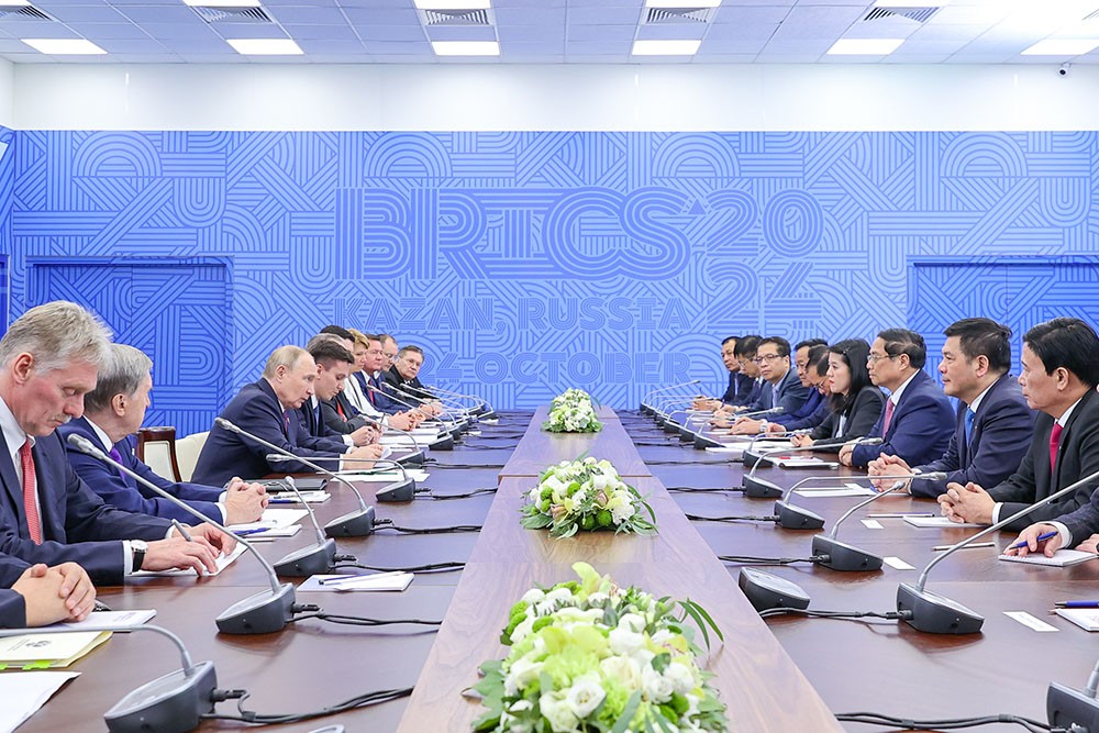 Thủ tướng Chính phủ Phạm Minh Chính hội đàm với Tổng thống Liên bang Nga Vladimir Putin. Ảnh: Nhật Bắc