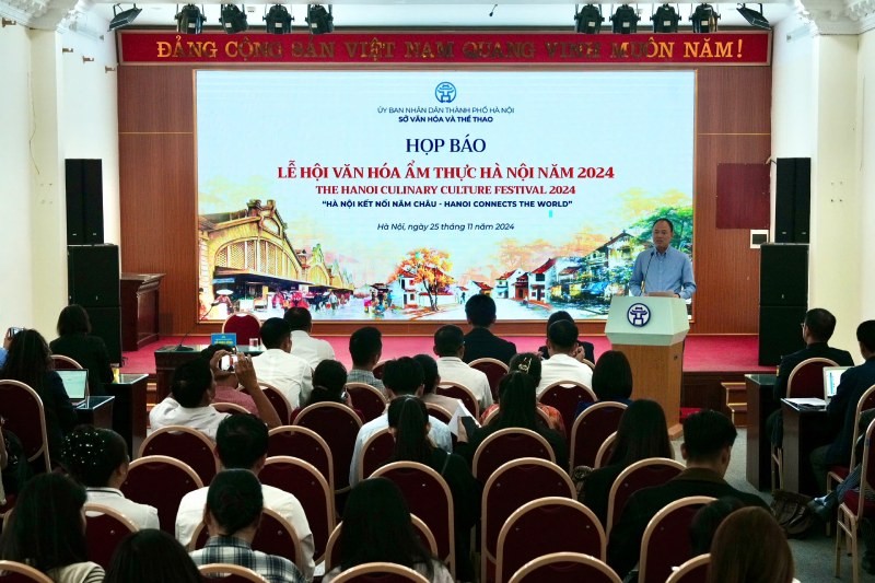 Ban Tổ chức cho biết, khách mời có cơ hội trải nghiệm các món “Phở truyền thống đặc trưng của Hà Nội” và “Phở số” với robot thông minh chế biến từng bát phở một cách chính xác, từ công đoạn nấu nước dùng đến việc phục vụ trên bàn ăn.