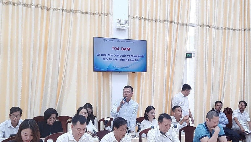 Ông Nguyễn Thế Vũ, Phó tổng giám đốc KCN VSIP Cần Thơ nêu những đề xuất, kiến nghị với lãnh đạo TP. Cần Thơ tại buổi Tọa đàm Ông Nguyễn Thế Vũ, Phó tổng giám đốc KCN VSIP Cần Thơ nêu những đề xuất, kiến nghị với lãnh đạo TP. Cần Thơ tại buổi Tọa đàm