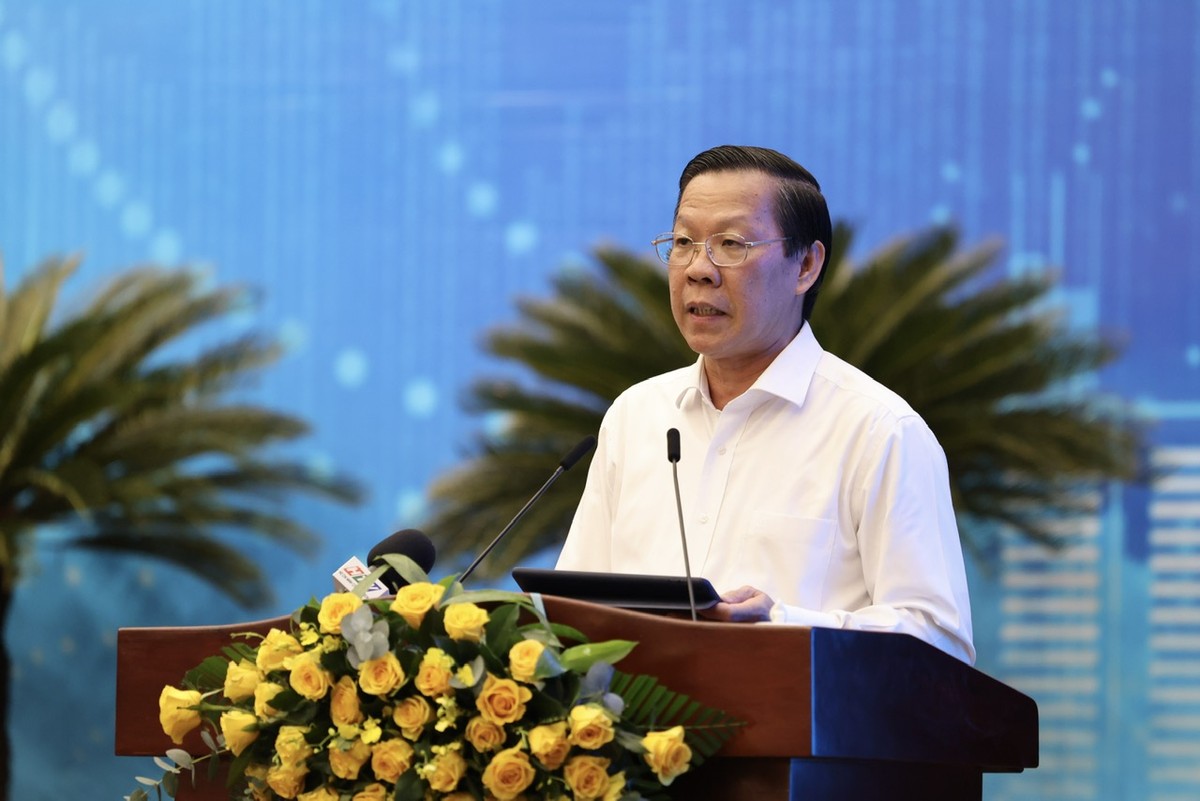 Chủ tịch UBND TP.HCM Phan Văn Mãi khẳng định Thành phố cam kết tạo điều kiện tốt nhất, thuận lợi nhất cho nhà đầu tư trong quá trình tìm hiểu, tiến hành thủ tục đầu tư. Ảnh: TTBC