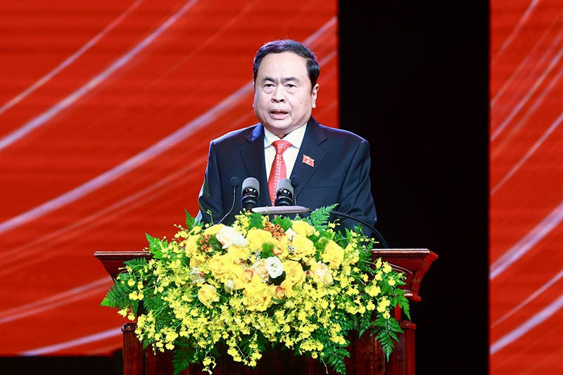 Chủ tịch Quốc hội Trần Thanh Mẫn ghi nhận, có nhiều bài viết phân tích sâu sắc về những đổi mới công tác lập pháp và quyết định những vấn đề quan trọng của đất nước. Ảnh: Chí Cường