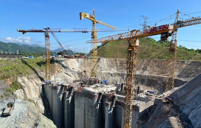 Dự án điện Nhơn Trạch 3&amp;4 do Tổng công ty Điện lực Dầu khí Việt Nam là chủ đầu tư, khi đi vào vận hành có thể cung cấp từ 9-12 tỷ kWh/năm. Đây cũng là dự án điện sử Thi công tại khu vực cửa lấy nước dự án Nhà máy Thủy điện Hòa Bình mở rộng, tháng 8/2024.dụng khí LNG đầu tiên tại Việt Nam.