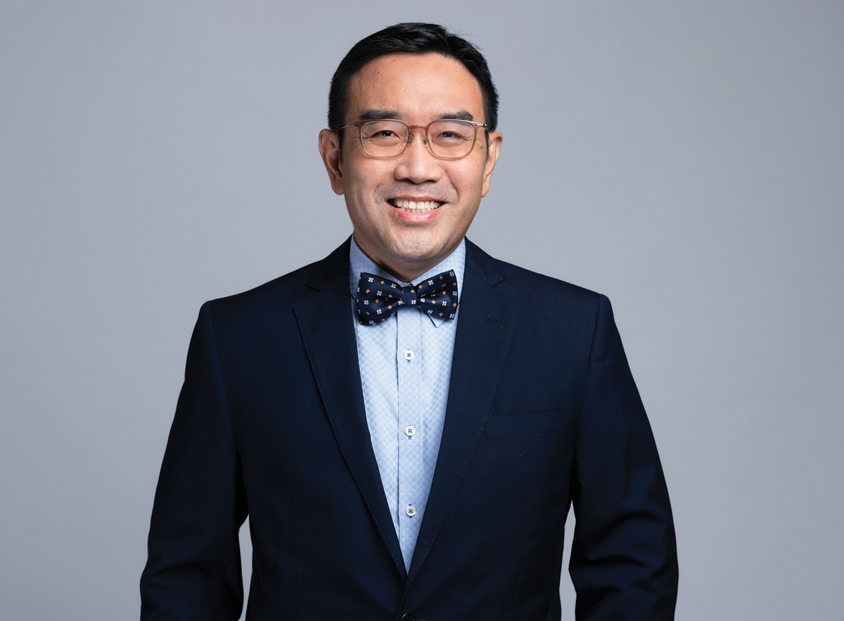 Ông Heng Koon How, Trưởng Bộ phận Chiến lược thị trường, Khối Nghiên cứu thị trường và Kinh tế toàn cầu, Ngân hàng UOB Singapore Ông Heng Koon How, Trưởng Bộ phận Chiến lược thị trường, Khối Nghiên cứu thị trường và Kinh tế toàn cầu, Ngân hàng UOB Singapore