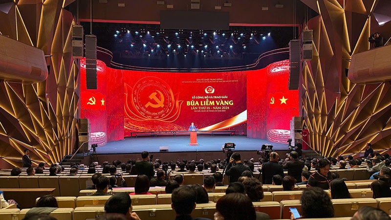 Lễ công bố và trao Giải Báo chí Toàn quốc về Xây dựng Đảng (Giải Búa Liềm vàng) lần thứ IX - năm 2024. Ảnh: Chí Cường