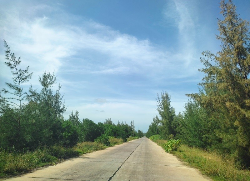 Tuyến đường ven biển nối thị xã Hoài Nhơn và huyện Phù Mỹ hiện chưa được thông suốt. Ảnh minh họa.