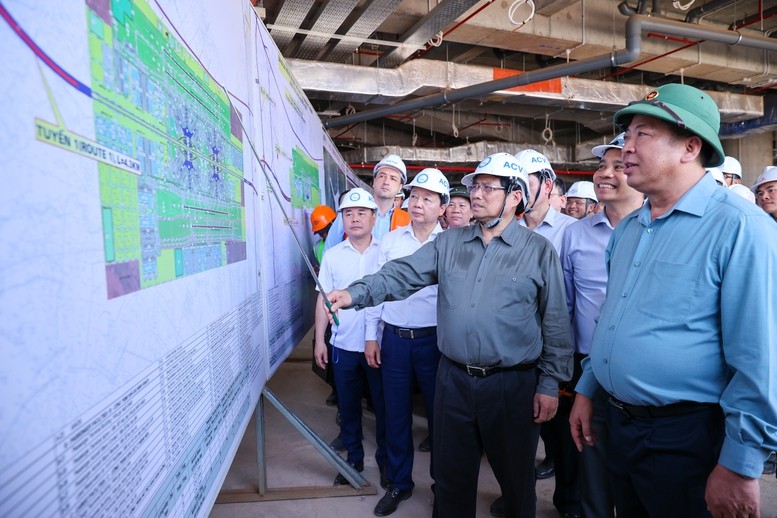 Thủ tướng Phạm Minh Chính kiểm tra tiến độ thi công Dự án Sân bay quốc tế Long Thành ngày mùng 4 Tết - Ảnh: VGP Thủ tướng Phạm Minh Chính kiểm tra tiến độ thi công Dự án Sân bay quốc tế Long Thành ngày mùng 4 Tết - Ảnh: VGP