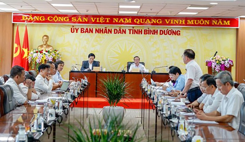 UBND tỉnh Bình Dương và EVNNPT họp tháo gỡ vướng mắc cho các dự án truyền tải trên địa bàn tỉnh Bình Dương.