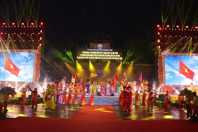 Chương trình nghệ thuật chào mừng.