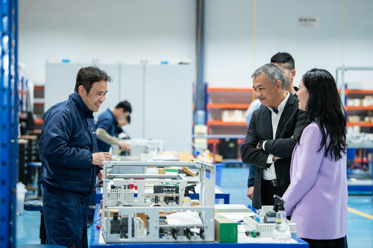 Schneider Electric tham quan Van Der Leun Việt Nam