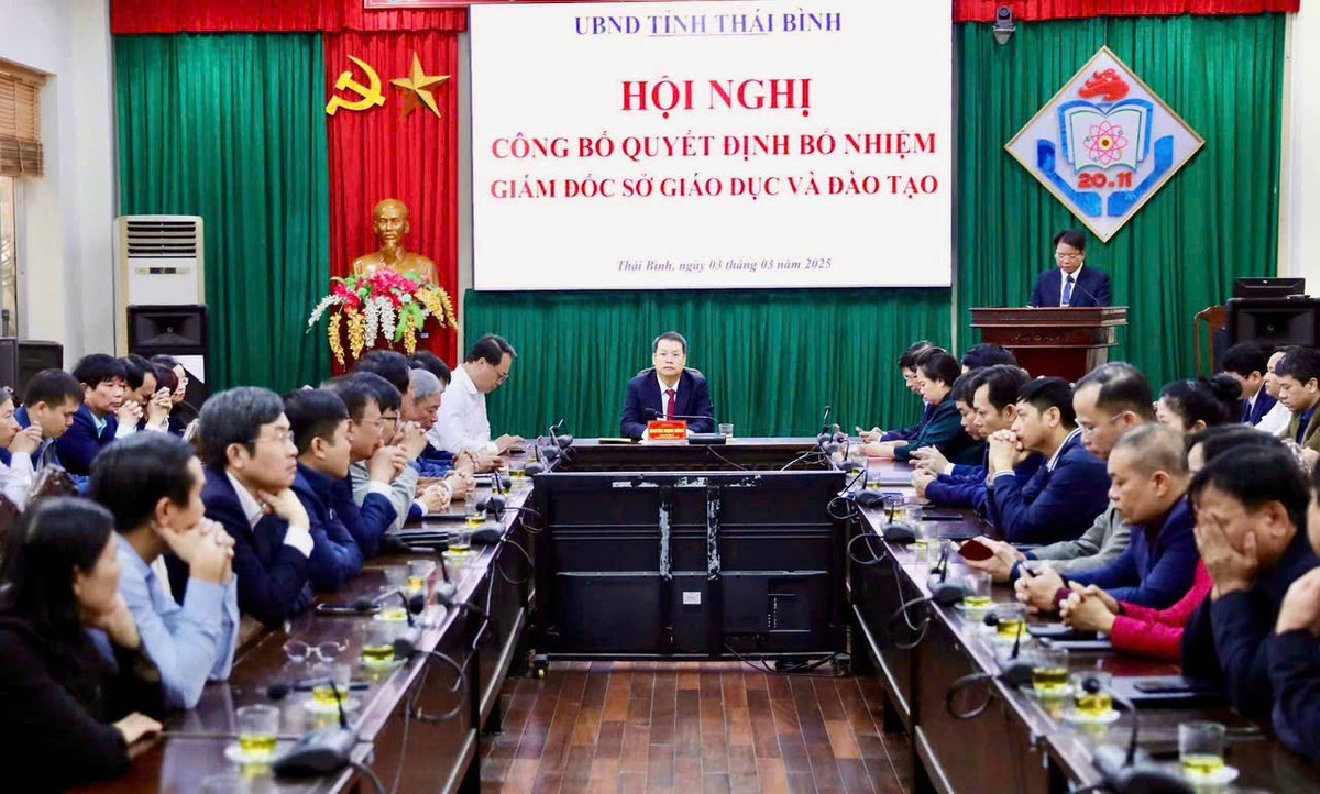 Toàn cảnh hội nghị công bố quyết định bổ nhiệm Giám đốc Sở Giáo dục và Đào tạo Thái Bình