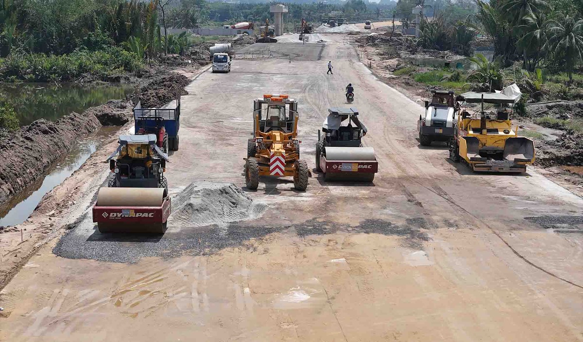 Nhà thầu cam kết xong toàn bộ công việc trước 30/4/2025, để chào mừng ngày kỷ niệm thống nhất đất nước.