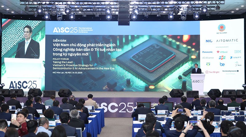 Thủ tướng Phạm Minh Chính phát biểu tại Diễn đàn. Ảnh: Nhật Bắc