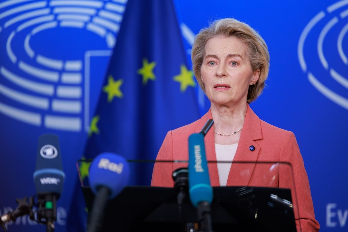 Chủ tịch Ủy ban châu Âu (EC) Ursula von der Leyen phát biểu trong cuộc họp báo tại Brussels, Bỉ ngày 12/3/2025. Ảnh: THX/TTXVN