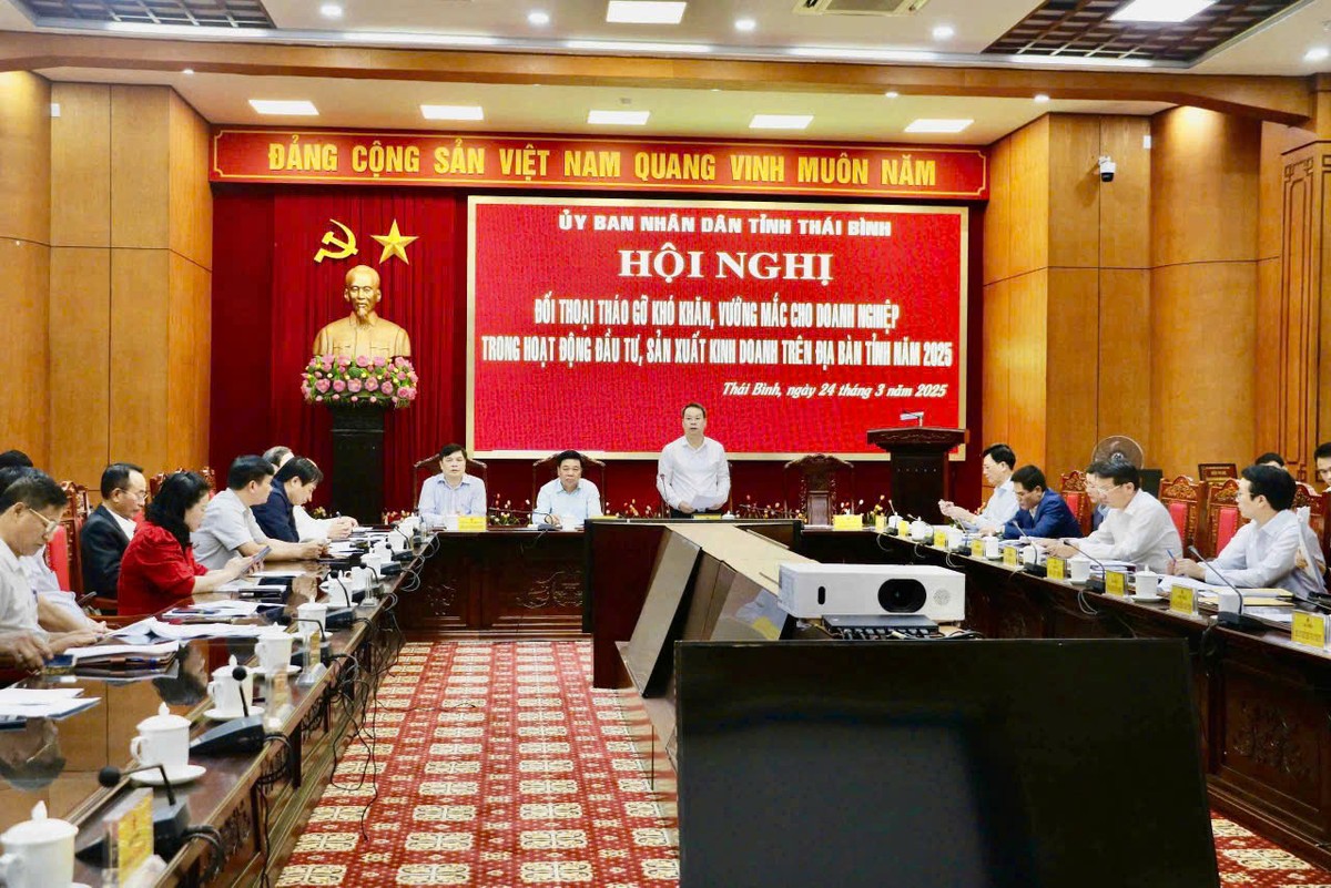 Các đại biểu dự hội nghị tháo gỡ khó khăn, vướng mắc cho doanh nghiệp tại Thái Bình