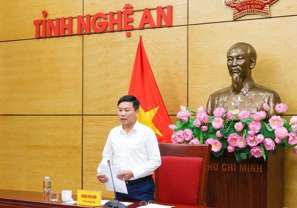 Phó Chủ tịch UBND tỉnh Hoàng Phú Hiền phát biểu chỉ đạo tại Buổi làm việc, ảnh: Nghean.gov.vn