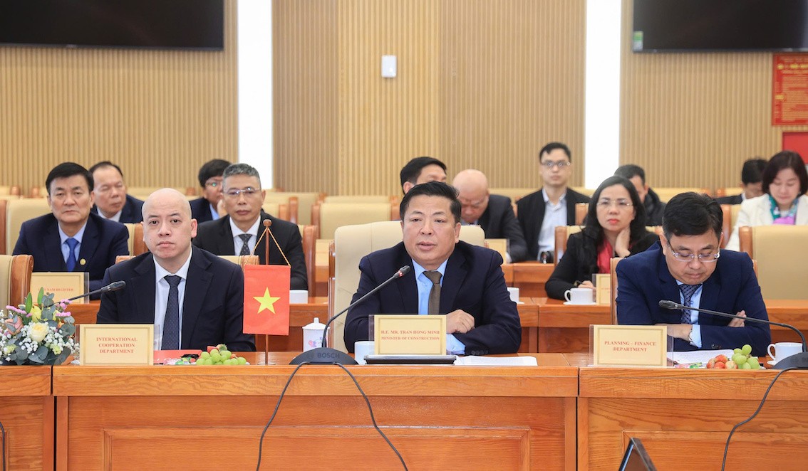 Bộ trưởng Bộ Xây dựng Trần Hồng Minh tại hội đàm với người đồng cấp Hàn Quốc.