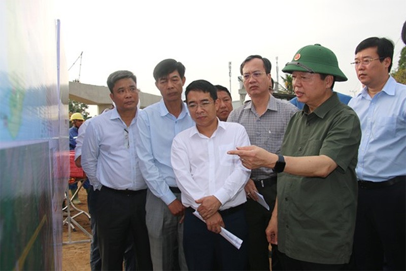 Phó Thủ tướng Trần Hồng Hà và lãnh dạo tỉnh Đồng Tháp khảo sát tiến độ dự án cao tốc Cao Lãnh - An Hữu (giai đoạn 1) Phó Thủ tướng Trần Hồng Hà và lãnh dạo tỉnh Đồng Tháp khảo sát tiến độ dự án cao tốc Cao Lãnh - An Hữu (giai đoạn 1)