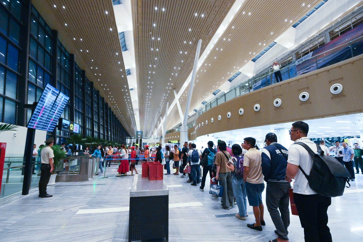 Không gian rộng và thoáng tại nhà ga T3. Không gian rộng và thoáng tại nhà ga T3.