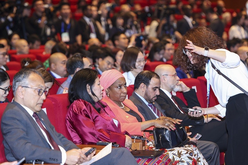 Gần 600 đại biểu nước ngoài tham dự hội nghị