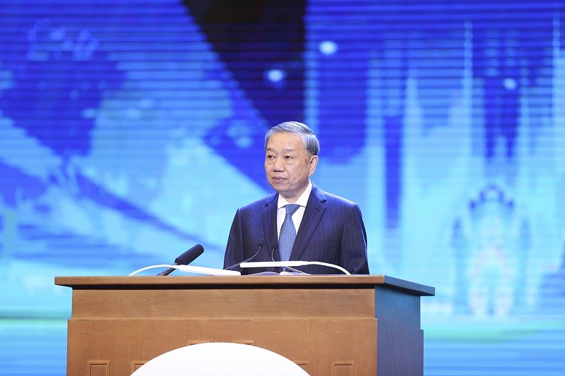 Phát biểu tại hội nghị, Tổng Bí thư cho biết, với kinh nghiệm trong gần 40 năm đổi mới, Việt Nam xác định chặng đường hiện thực hóa các mục tiêu nói trên cần bảo đảm nguyên tắc “bền vững, bao trùm, hài hòa”.