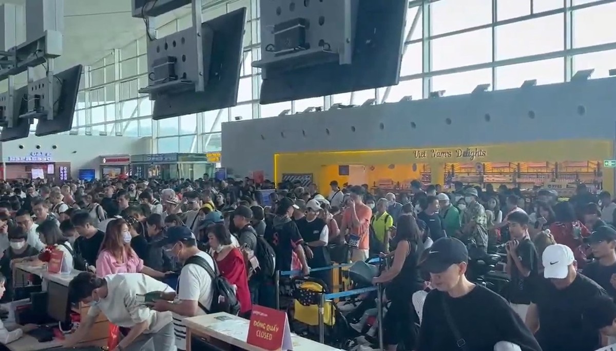 Sân bay Phú Quốc ghi nhận cảnh quá tải dịp Tết Nguyên đán vừa qua và năm 2024 đã phục vụ vượt công suất thiết kế 4 triệu lượt.