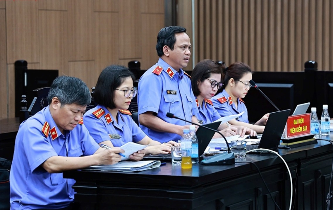 Đại diện Viện Kiểm sát giữ quyền công tố và kiểm sát xét xử tại phiên tòa sơ thẩm.