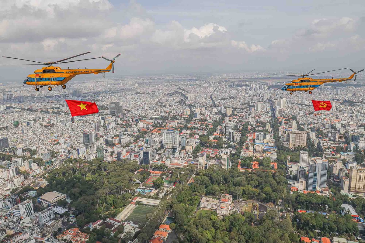 Bay qua Dinh Thống Nhất.