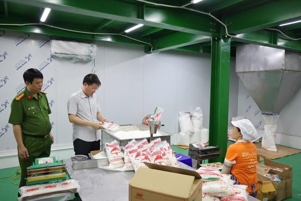 Các loại bột ngọt, dầu ăn giả của Công ty Famimoto chủ yếu được cung cấp cho các bếp ăn công nghiệp.