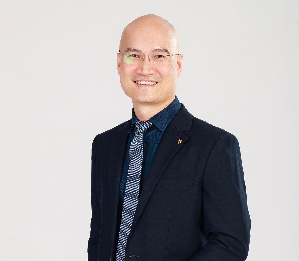 Ông trần Việt Hưng, Phó tổng giám đốc Công ty TNHH Chứng khoán Ngân hàng TMCP Ngoại thương Việt Nam (VCBS)