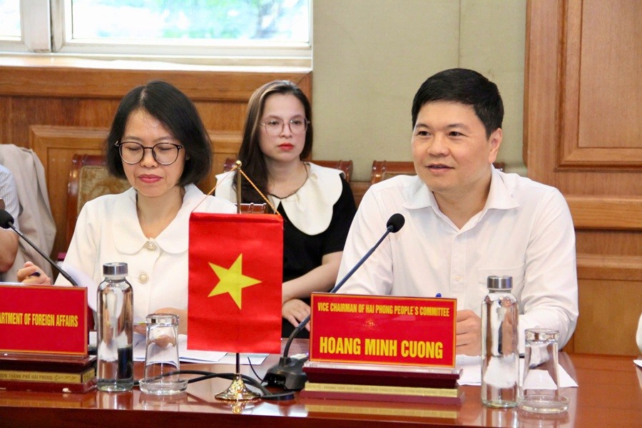 Ông Hoàng Minh Cường, Phó chủ tịch UBND thành phố Hải Phòng thông tin tại buổi làm việc.