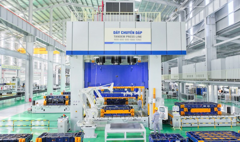 Thiết bị dập cỡ lớn được trang bị tại THACO INDUSTRIES.