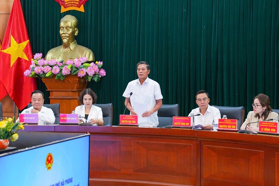 Ông Nguyễn Văn Tùng, Chủ tịch UBND Thành phố Hải Phòng trả lời các kiến nghị của công dân