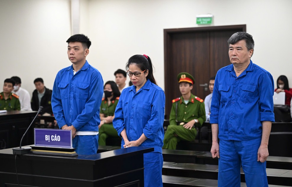 Bị cáo Nguyễn Lộc An cùng đồng phạm tại phiên tòa sơ thẩm.