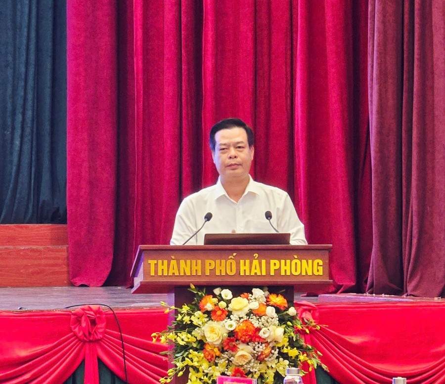 Ông Phạm Văn Thép, Trưởng Ban Tuyên giáo và Dân vận Thành ủy Hải Phòng phát biểu tại toạ đàm.