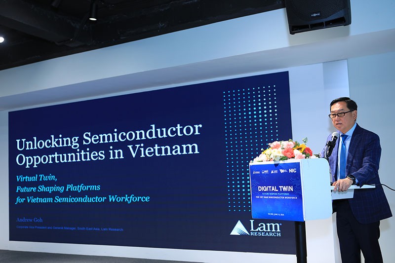 Ông Andrew Goh, Phó chủ tịch Lam Research chia sẻ về Semiverse, công nghệ đang được Lam Research tài trợ cho các cơ sở đào tạo ngành bán dẫn của Việt Nam.