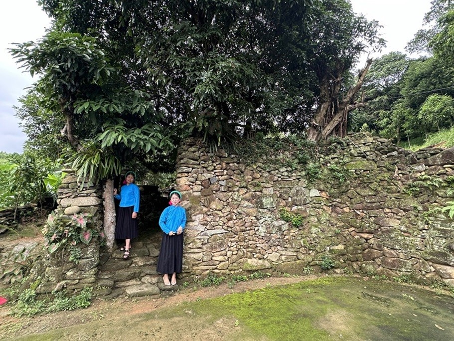 Đồng bào dân tộc người Sán Chỉ đã và đang tích cực tham gia vào hoạt động du lịch, biến văn hóa truyền thống của họ thành sản phẩm du lịch độc đáo. Đồng bào dân tộc người Sán Chỉ đã và đang tích cực tham gia vào hoạt động du lịch, biến văn hóa truyền thống của họ thành sản phẩm du lịch độc đáo.