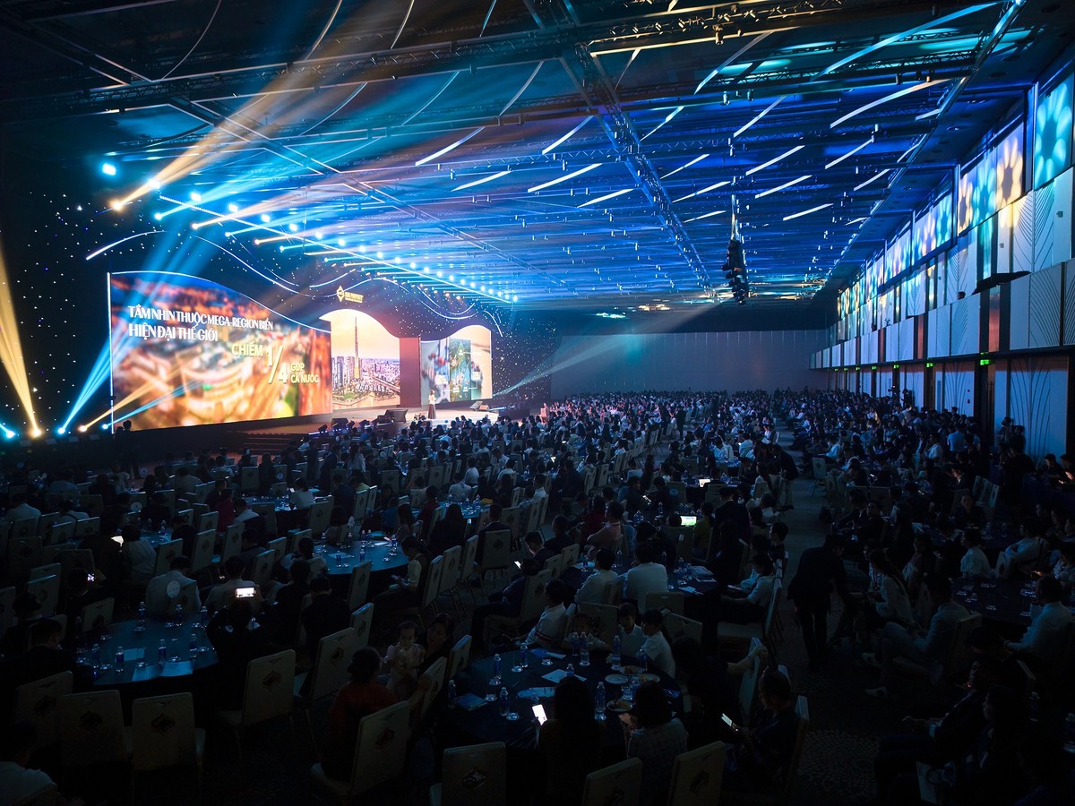 Sự kiện giới thiệu Blanca City - “Rực rỡ tinh khôi, thanh xuân trở lại” thu hút hàng nghìn nhà đầu tư