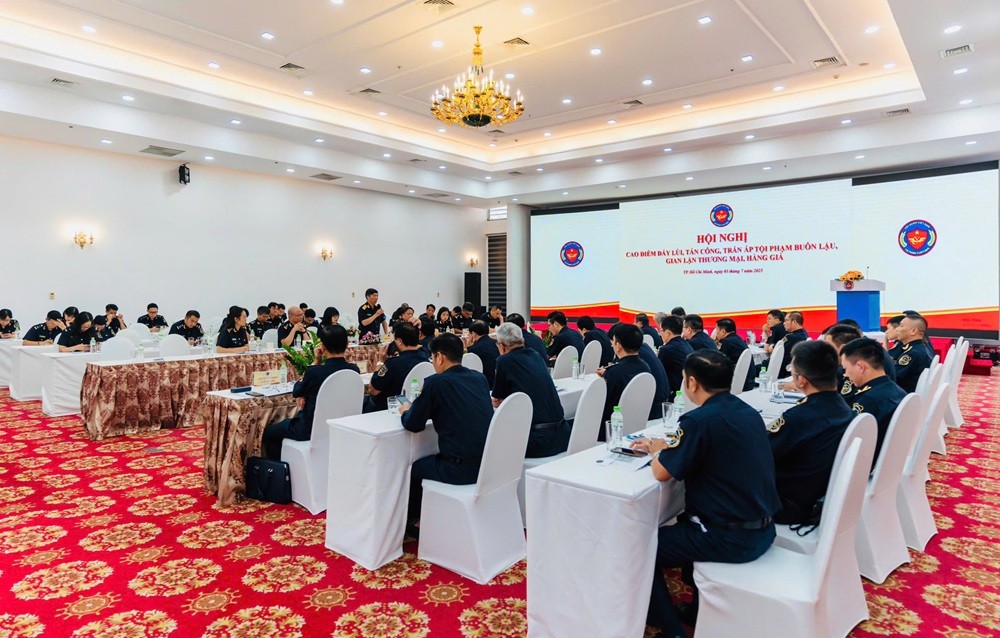 Toàn cảnh hội nghị. Toàn cảnh hội nghị.