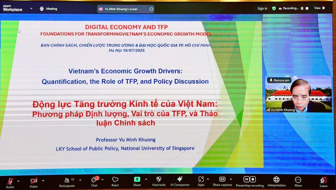 GS.TS Vũ Minh Khương, Trường Chính sách công Lý Quang Diệu, Đại học Quốc gia Singapore phát biểu từ Singapore.