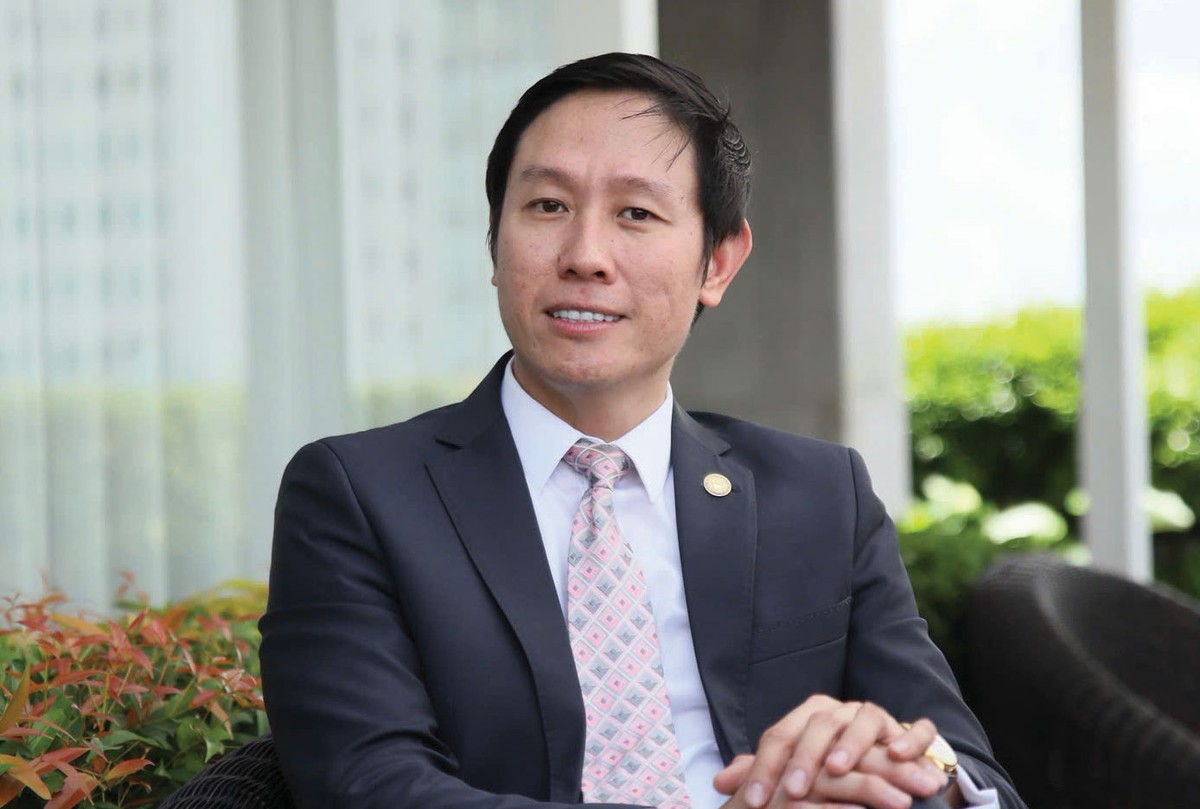 TS. Huỳnh Trung Minh, Chuyên gia tài chính