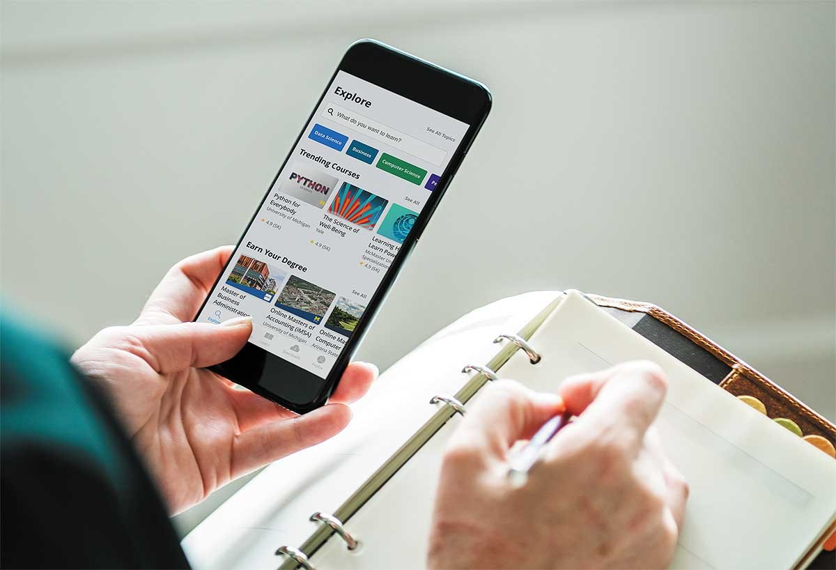 Việt Nam hiện có hàng triệu người học trên các nền tảng học trực tuyến